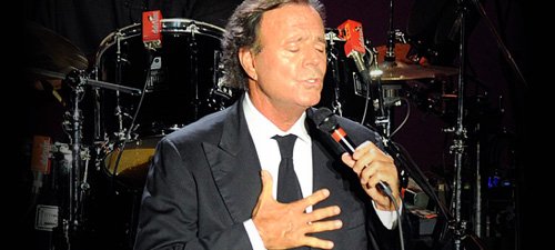 Julio Iglesias va concerta în iunie 2012 la Bucureşti