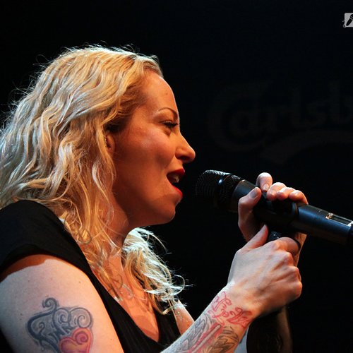 anneke-van-giersbergen-bucharest-silver-church-1
