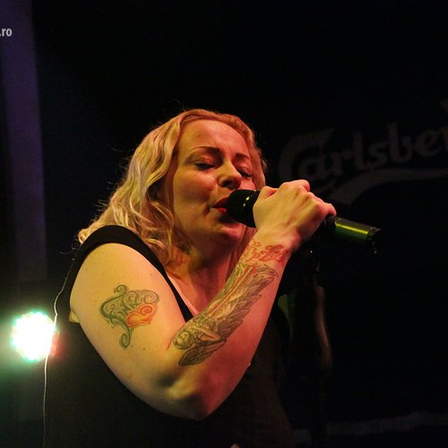 anneke-van-giersbergen-bucharest-silver-church-12