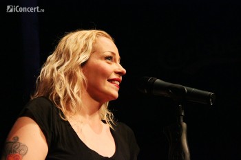 anneke-van-giersbergen-bucharest-silver-church-14