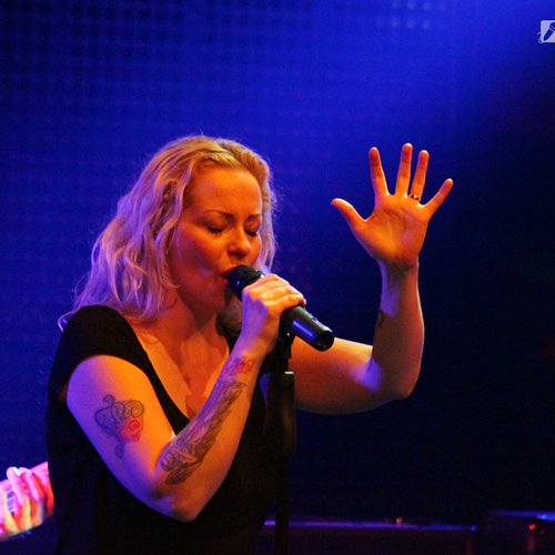 anneke-van-giersbergen-bucharest-silver-church-25
