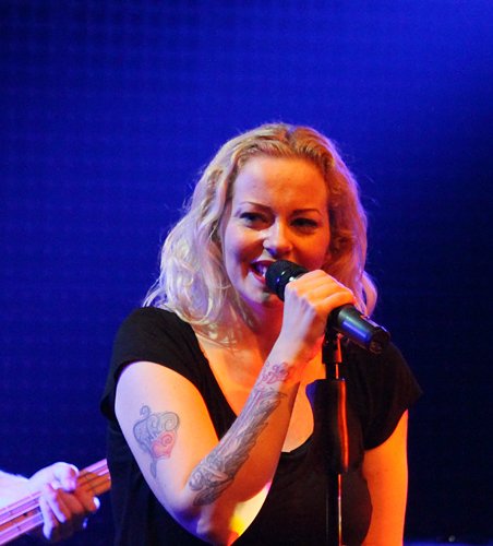 anneke-van-giersbergen-bucharest-silver-church-26