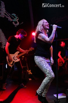 anneke-van-giersbergen-bucharest-silver-church-6