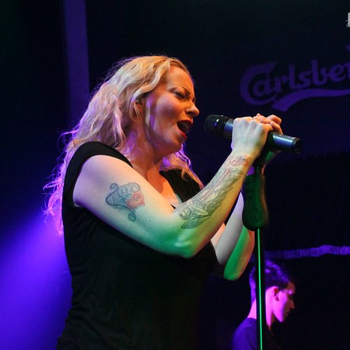 anneke-van-giersbergen-bucharest-silver-church-8