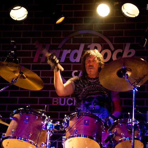 t-rex-bucharest-hard-rock-cafe-19