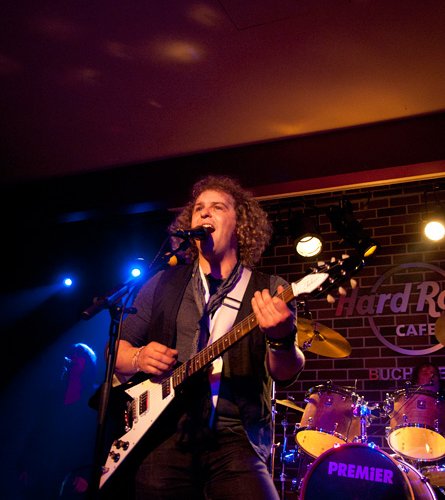 t-rex-bucharest-hard-rock-cafe-20