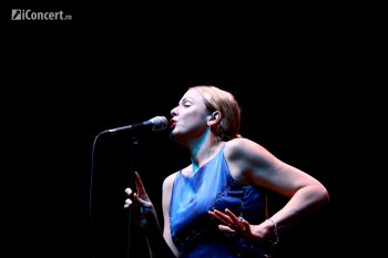 pink-martini-storm-large-bucharest-2012-2