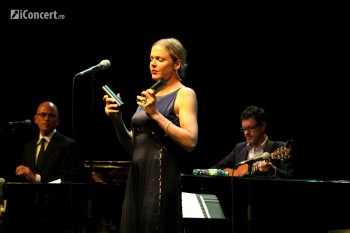 pink-martini-storm-large-bucharest-2012-23