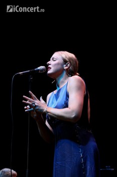 pink-martini-storm-large-bucharest-2012-4