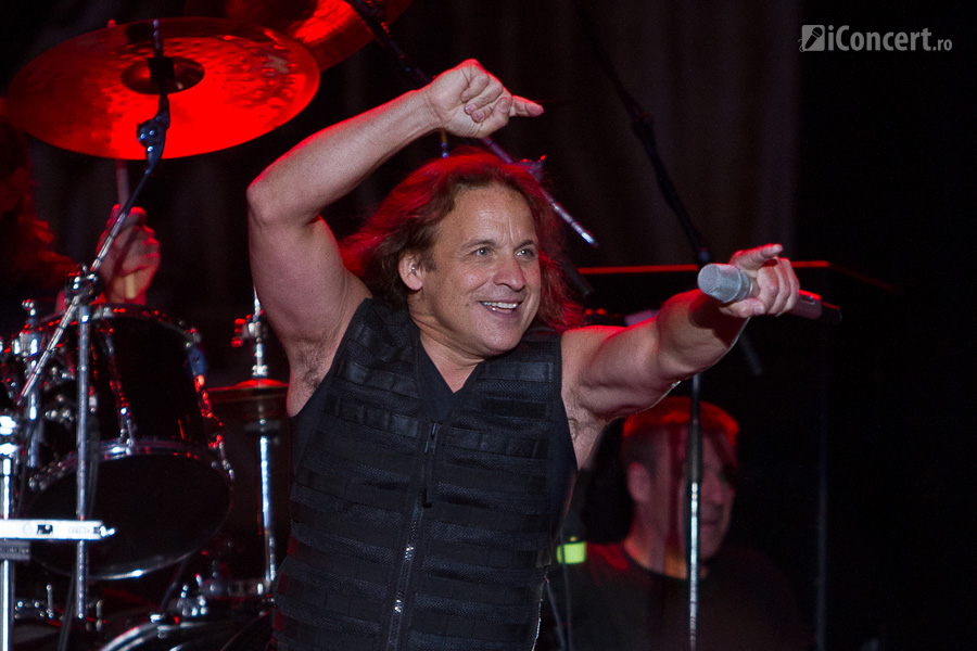 3-manowar-ost-fest-bucharest-romexpo-2012-10