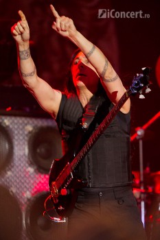 3-manowar-ost-fest-bucharest-romexpo-2012-14