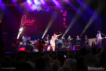 caro-emerald-bestfest-2012-1