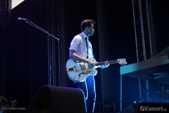 caro-emerald-bestfest-2012-6