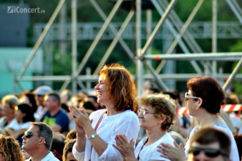 julio-iglesias-zone-arena-bucharest-2012-1