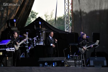 julio-iglesias-zone-arena-bucharest-2012-15