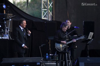 julio-iglesias-zone-arena-bucharest-2012-16