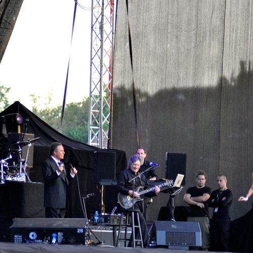 julio-iglesias-zone-arena-bucharest-2012-3
