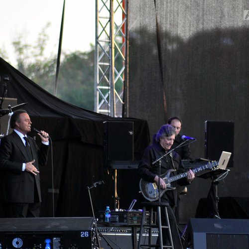 julio-iglesias-zone-arena-bucharest-2012-9