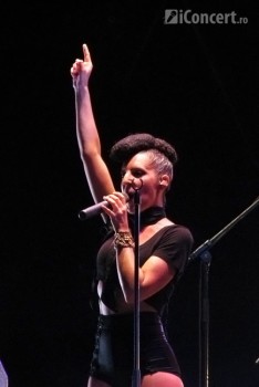 1-parov-stelar-band-the-mission-dance-weekend-2012-23