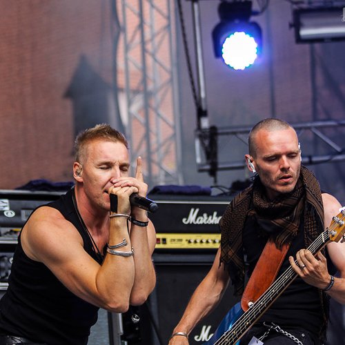 2-poets-of-the-fall-artmania-2012-sibiu-20