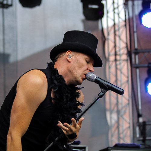 2-poets-of-the-fall-artmania-2012-sibiu-6