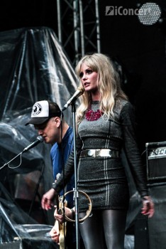 3-the-asteroids-galaxy-tour-summer-well-2012-1