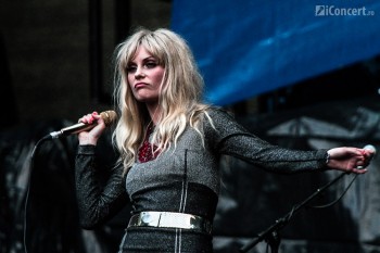 3-the-asteroids-galaxy-tour-summer-well-2012-8