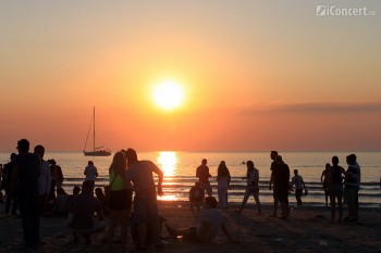 4-armin-van-buuren-the-mission-dance-weekend-2012-16