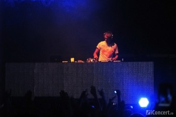 4-armin-van-buuren-the-mission-dance-weekend-2012-2