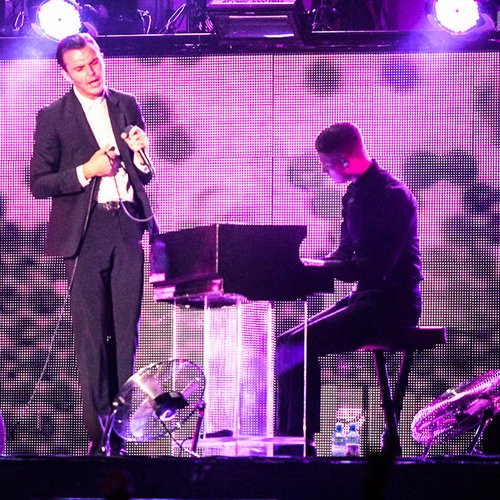 5-hurts-summer-well-2012-14