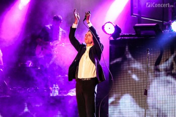 5-hurts-summer-well-2012-17