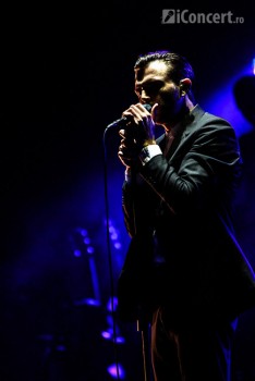 5-hurts-summer-well-2012-28