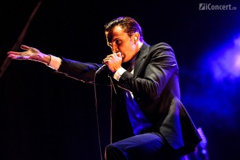 5-hurts-summer-well-2012-35