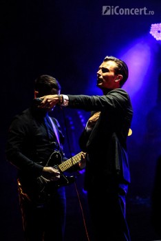 5-hurts-summer-well-2012-38