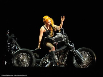 lady-gaga-bucharest-concert-2012-5