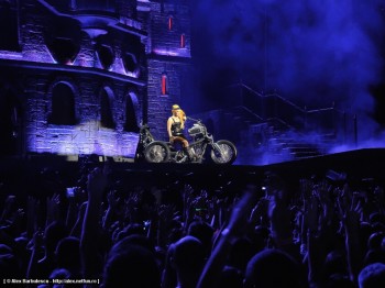 lady-gaga-bucharest-concert-2012-6