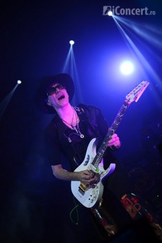 steve-vai-bucharest-2012-sala-palatului-37