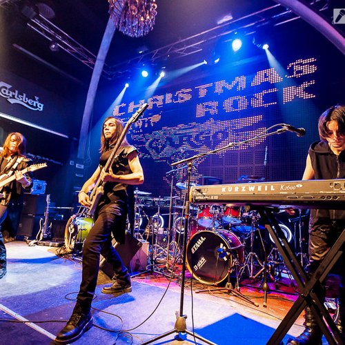 1-addiction-christmas-rock-silver-church-1