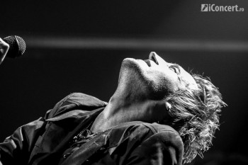 1-addiction-christmas-rock-silver-church-5