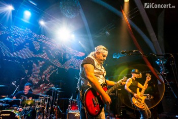 2-cargo-christmas-rock-silver-church-14