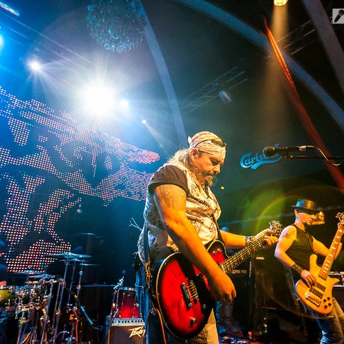 2-cargo-christmas-rock-silver-church-14