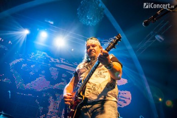 2-cargo-christmas-rock-silver-church-15