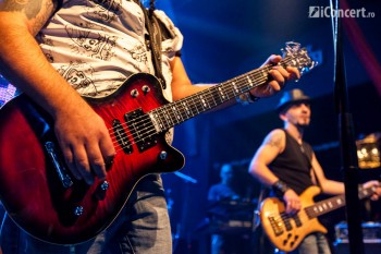 2-cargo-christmas-rock-silver-church-16