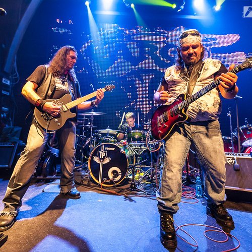 2-cargo-christmas-rock-silver-church-23