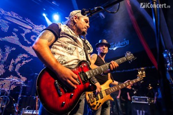 2-cargo-christmas-rock-silver-church-29