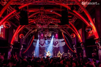 2-cargo-christmas-rock-silver-church-4