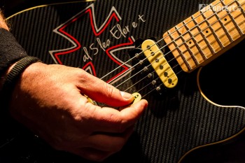 2-cargo-christmas-rock-silver-church-9