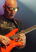 Biletele VIP la concertul Joe Satriani de la Bucureşti au fost epuizate