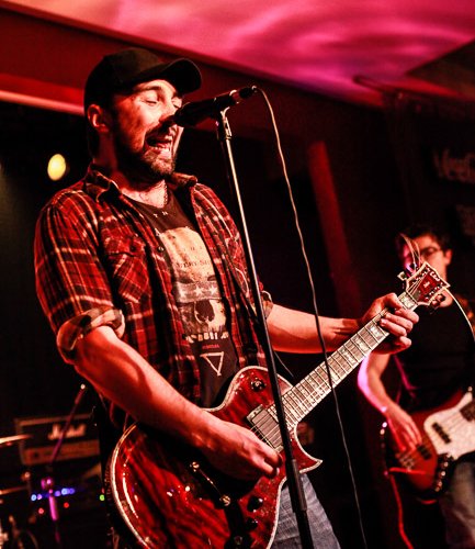 slash-warm-up-party-hard-rock-cafe-08