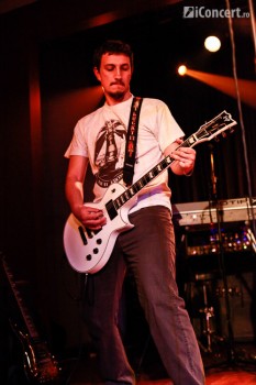 slash-warm-up-party-hard-rock-cafe-09